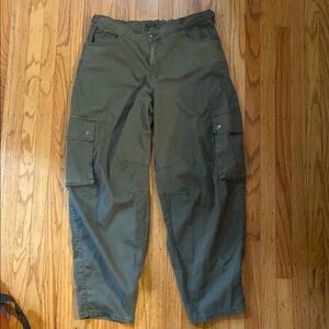 Women’s Green Cargo Pants